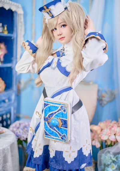 美女在电梯拉屎的图片_蓝光高清视频观看