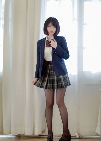 校花让你摸大腿_高清电视剧在线观看