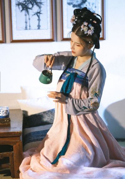 人妻尿视频_720完整版观看