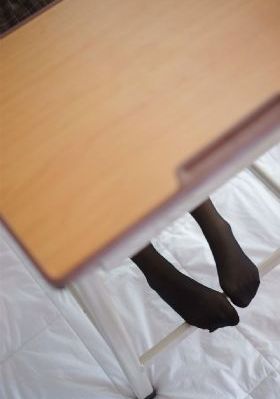 同桌把我的奶头扒开摸硬了_高清完整版高清视频观看