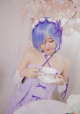 三个老师让我爽了一夜_1080最新电影在线观看